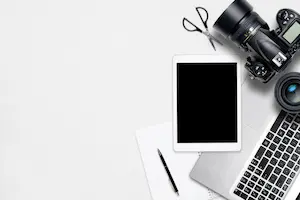 Image comprenant un bloc note, une tablette